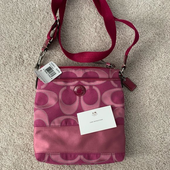 Signature Stripe Sateen Swing Pack Coach Bag Pink - Picture 1 of 3